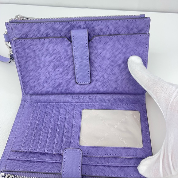 Michaell Kors Double Zip Wallet/Wristlet Purple - Picture 3 of 6
